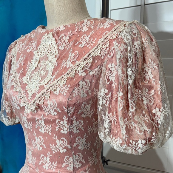 VINTAGE Gunne Sax Pink and White Lace Midi Dress - Picture 4 of 10